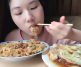 英国炒粉小姐姐,跨越国界的美食传奇